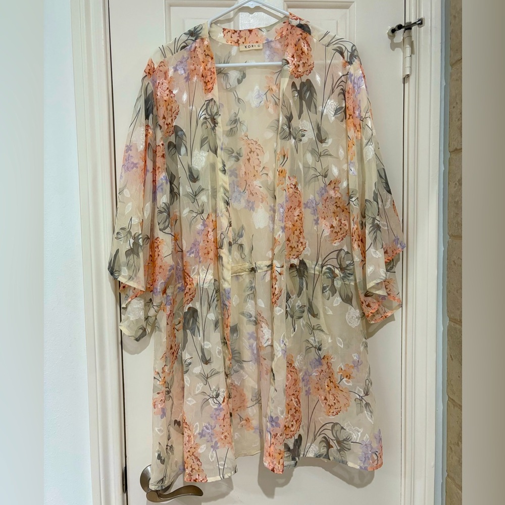Kori Sheer Kimono with Floral Pattern size large